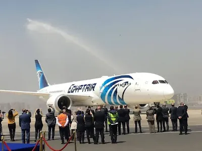 رحلات استثنائية لإعادة المصريين العالقين الخارج