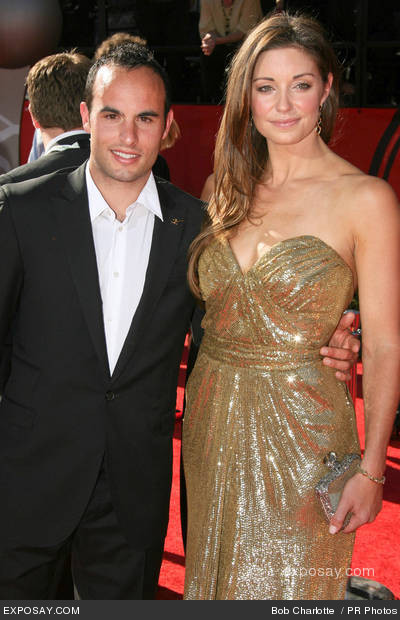 Landon Donovan with Wife Pics | FOOTBALL STARS WALLPAPERS