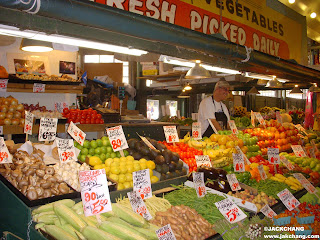 Pike Place Market in Seattle: Delicious, fun, and perfect for photo ops, it will undoubtedly leave you lingering with delight!