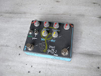bass fuzz with Dry Blend, Mids-EQ, Compression control & Octave-up function