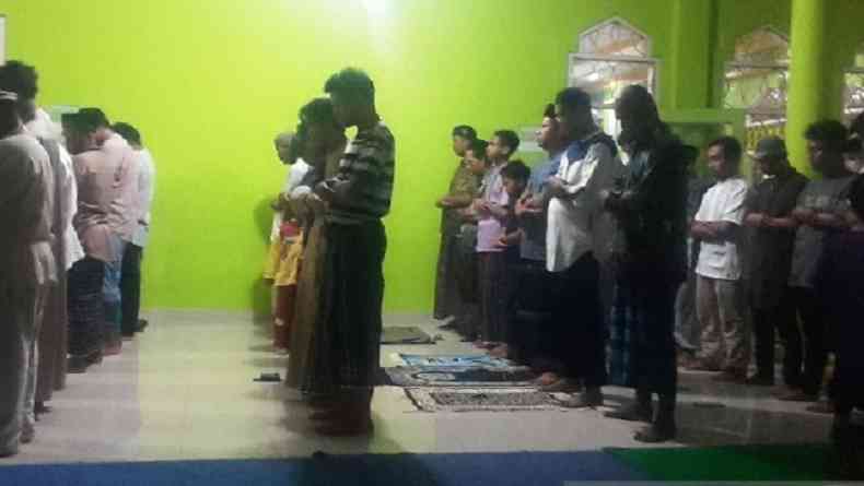 umat_muslim_di_biak_numfor_papua