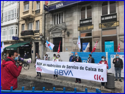 Concentración contra a reconversión no BBVA na Coruña