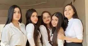 urfi javed  sister