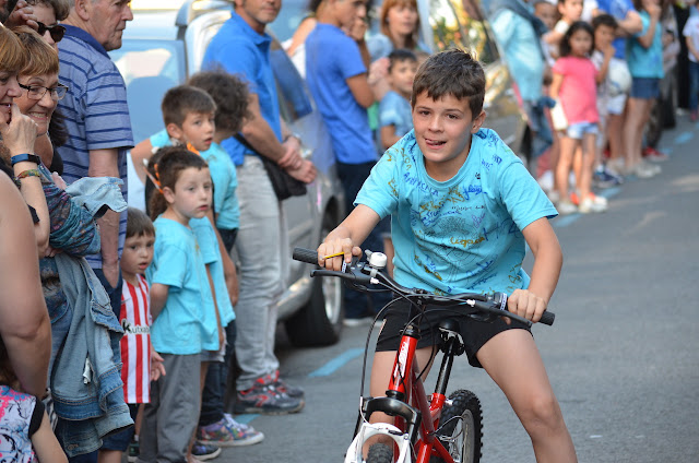 Carrera de cintas infantil en Llano