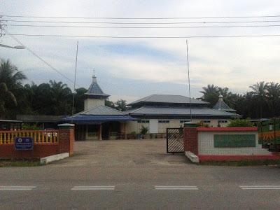 Johor Ke Terengganu.: Bakso Parit Raja Darat