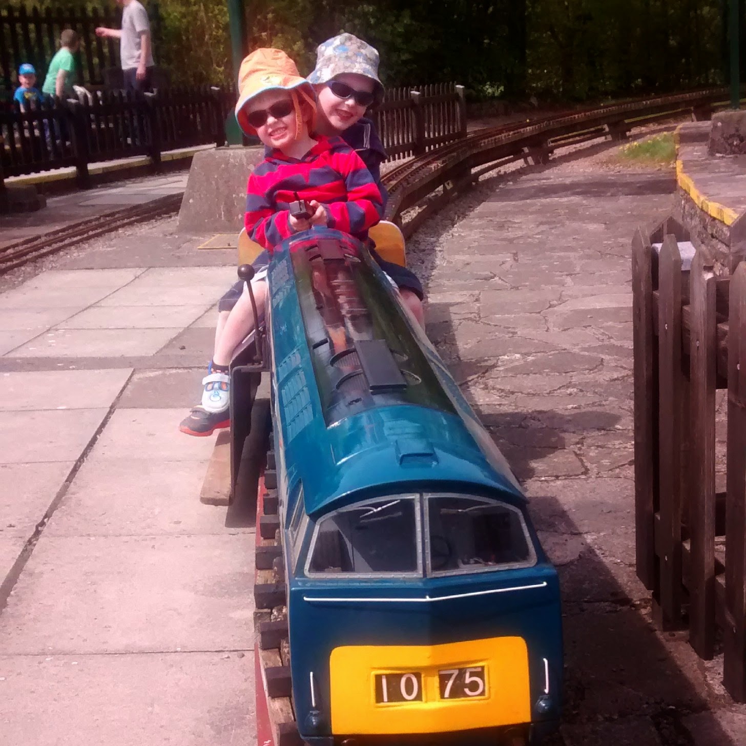 http://lebabybakery.blogspot.co.uk/2013/09/ashton-court-minature-railway.html