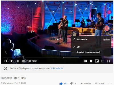 Music video by Welsh band. YouTube offers auto-generated captions in Spanish