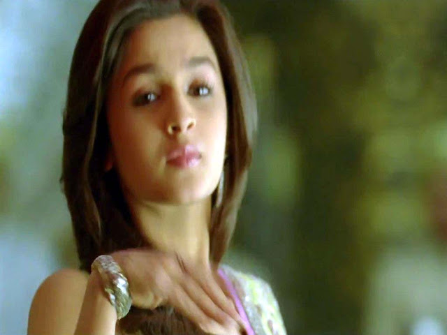 Addicted to Blush: Alia Bhatt's Makeup in Student of the Year | alia bhatt in student of the year  