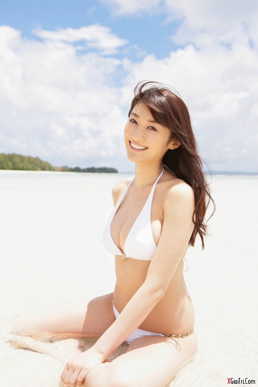 Tắm biển cùng Mikie Hara nào