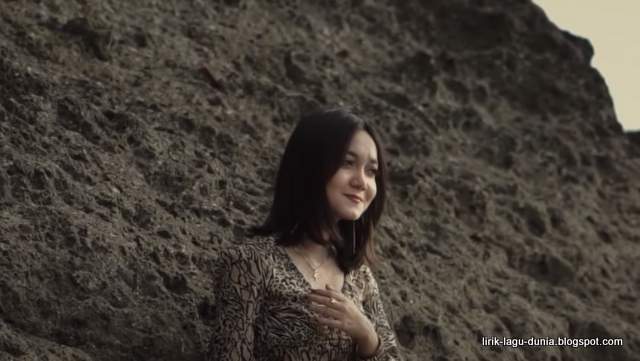 Lirik Lagu Thomas Arya feat Fany Zee - Janji Cinta Setia