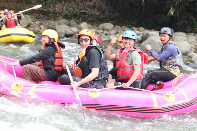 rafting arung jeram cipunagara subang