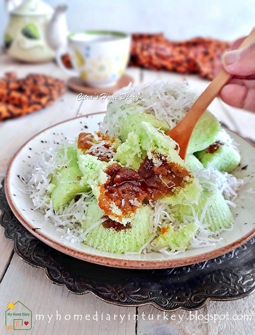 Putu Bambu (Kue Putu) / Indonesian Rice Flour Steamed Cake in Bamboo tube | Çitra's Home Diary. #putubambu #kueputu #jajanpasar #veganrecipe #healthyrecipe #Indonesianfoodrecipe #endonezyamutfağı #Asianfoodrecipe #riceflourrecipe