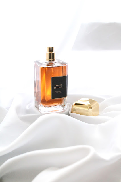 Découvrez la chaleur et la gourmandise de la vanille dans le parfum BDK Vanille Leather, une fragrance envoûtante qui enveloppe votre peau d'un voile délicat et sensuel.