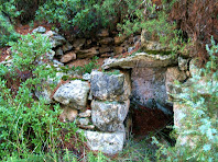 Barraca de marge prop del camí de les Solanes