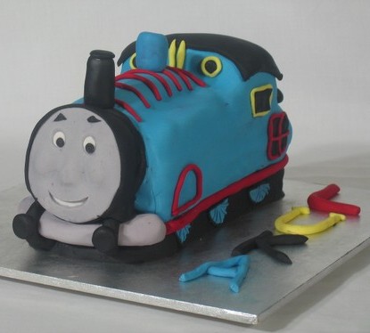 Thomas  Train Birthday Cakes on Accessories Ideas  Birthday Cake Shaped The Train  Thomas Cake