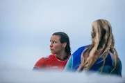 surf30 wsl tahiti pro 2022 Johanne Defay 22Tahiti RYD 4456 Beatriz Ryder