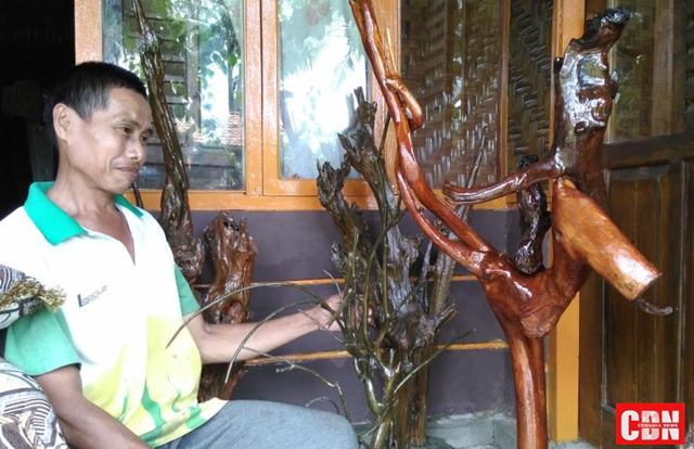  Kerajinan  Akar Kayu  Solehan Tembus Luar Lampung  Cendana News