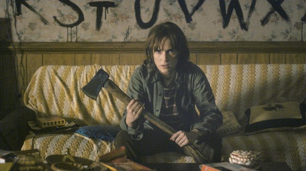 http://www.cinemania.es/blog/stranger-things-winona-ryder-heroina-ochentera-de-2016/