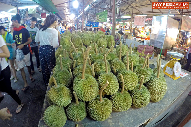 chao fa night market, weekend market, phuket night market, souvenir shop phuket, thailand, olk phuket town, patong, patong beach