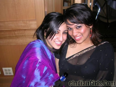 Tahira busy in party with her mother