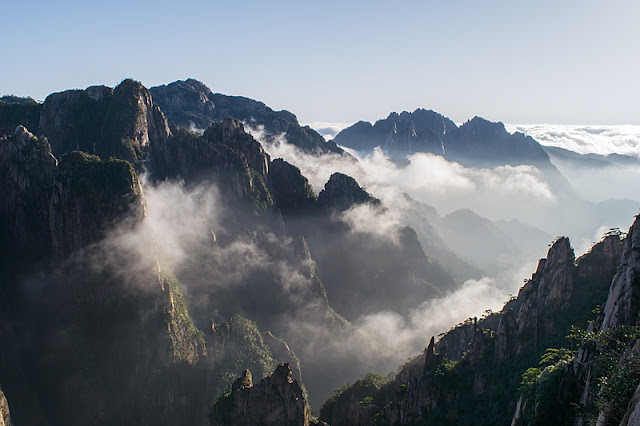 Panorama à proximité du pavillon du Nuage Dispersé (Huangshan)