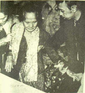 Inggit Garnasih, pendamping Soekarno saat susah....!!!