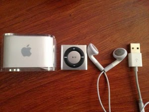 Nikah pakai souvenir nya Ipod yang jadi ...