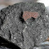 Μετεωρίτης από το διάστημα πέρασε μέσα από την οροφή ενός σπιτιού