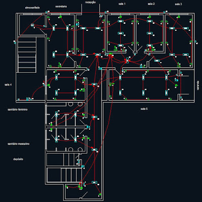 Aspecto da planta baixa do pavimento inferior em projeto de instalações elétricas assinado pelo engenheiro eletricista Sylvio Zanetti.