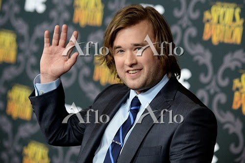 http://www.aflo.com/s/Search/search?ac_type=ed&s_genru=entertain&s_page=0&slider_auto=&search_ext=1&s_keywords_last=Haley+Joel+Osment&s_keywords_ext=%28%28cid%3A5710%29%29+AND+%28%22Haley%22+AND+%28%22%E3%82%B8%E3%83%A7%E3%82%A8%E3%83%AB%22+OR+%22Joel%22%29+AND+%22Osment%22%29&s_keywords_not_last=&s_keywords_not_ext=&csr=&search_type=Category&stype_key=%285710%3Cin%3Ecid%29&stype_imgno=&s_conjunction_last=AND&s_conjunction=AND&category_kind=&cateno=68876&cid=234527&step=2&catename=%EF%BC%9C%E3%82%A4%E3%83%99%E3%83%B3%E3%83%88%EF%BC%9E&s_keywords=Haley+Joel+Osment+Spoils+of+Babylon+&s_keywords_not=&in_category=1&shape1=Y&shape2=Y&shape3=Y&shape4=Y&search_date=&fromdate=20140107&todate=20140107