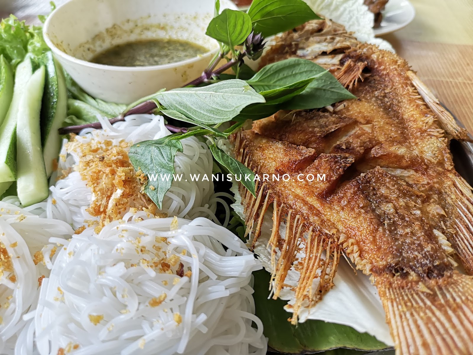 Cafe Hostel Pantai Menyediakan Menu Masakan Thai Original 