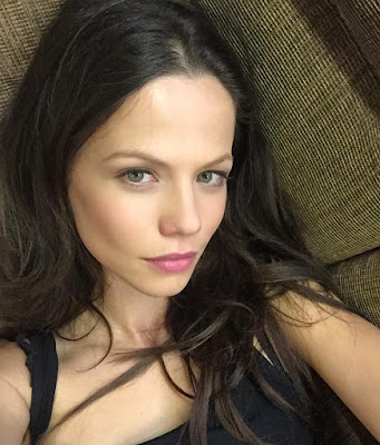 PLL behind-the-scenes Tammin Sursok (Jenna) 7x10 "The DArkest Knight"