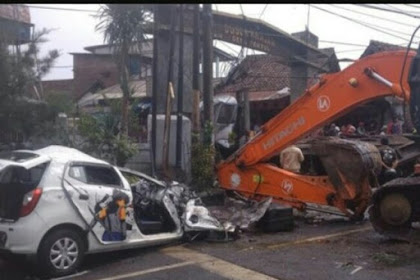 7 Orang Tewas Akibat Kecelakaan Truk Angkut Ekskavator di Pasuruan