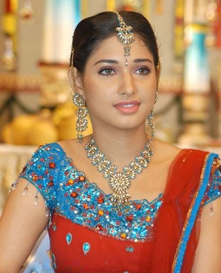 South India Cute Actress Tamanna Hot Photos