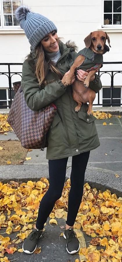 street style perfection / hat + parka + leggings + sneakers + bag