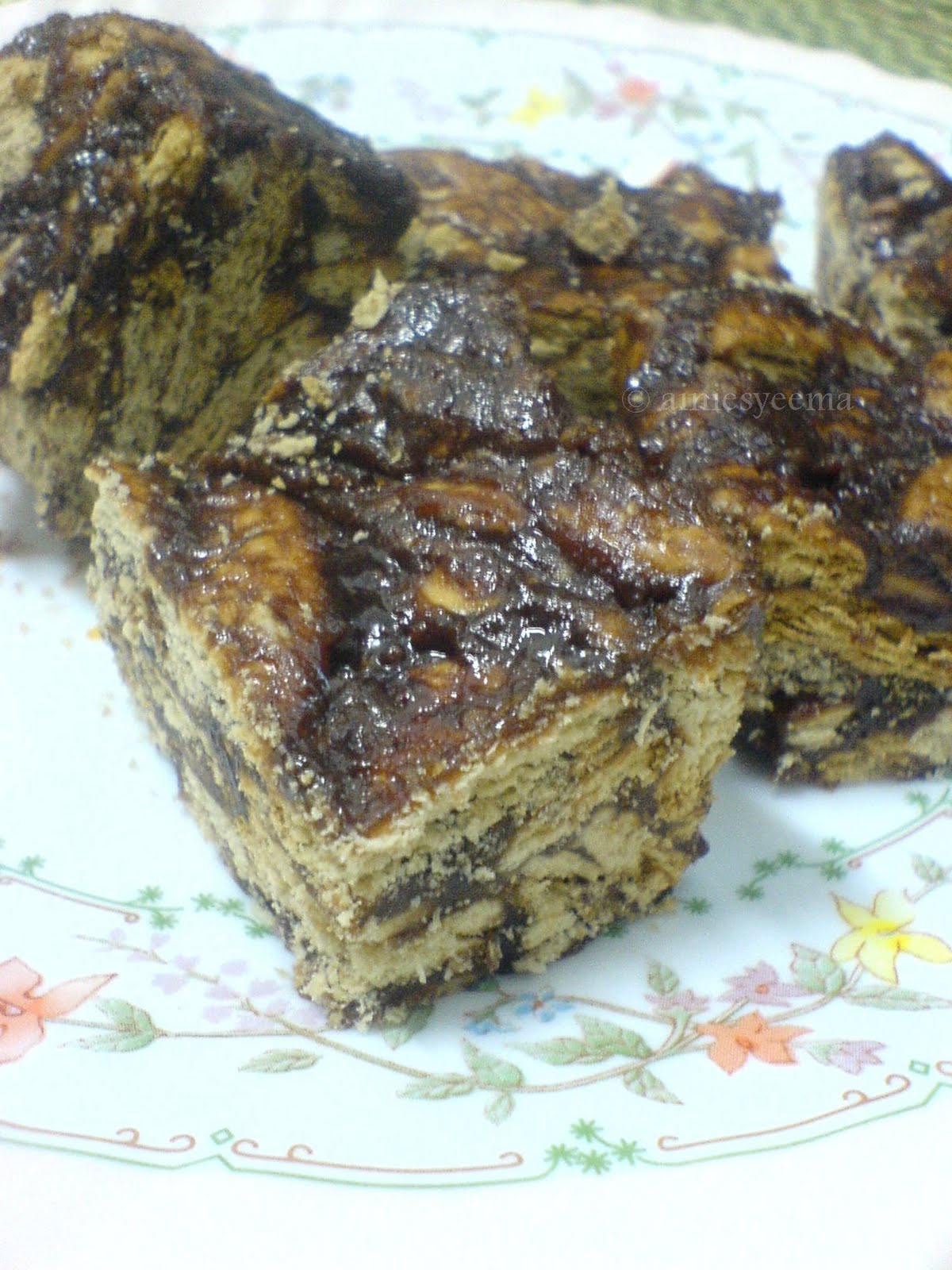 Just Read, Do Not Eat: Kek Batik