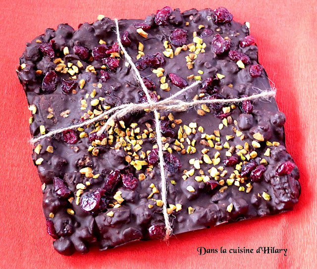 Chocolat noir façon rocky road cranberry-pistache