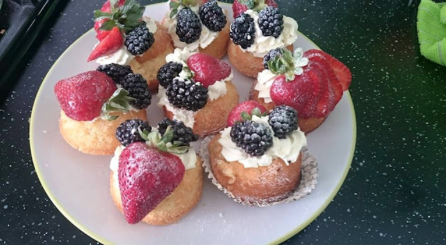 Weekend Bake - Creamy Berry tarts