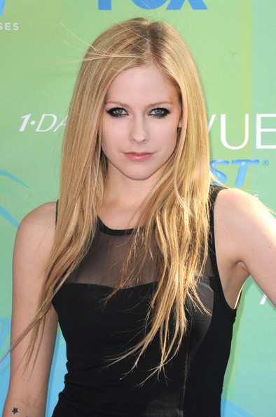 Avril Lavigne Pics from Teen Choice Awards