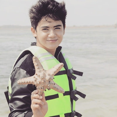 Aliando Syarief Saat Sedang Liburan di Laut