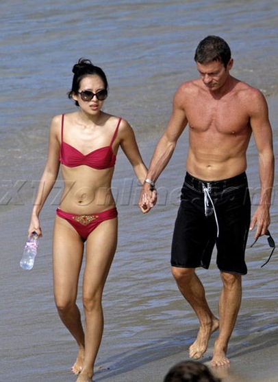 zhang ziyi beach face