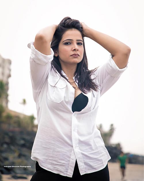 Surabhi Tiwari white shirt indian tv actress