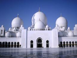 Masjid Sheikh Zayed di Uni 
Emirat Arab