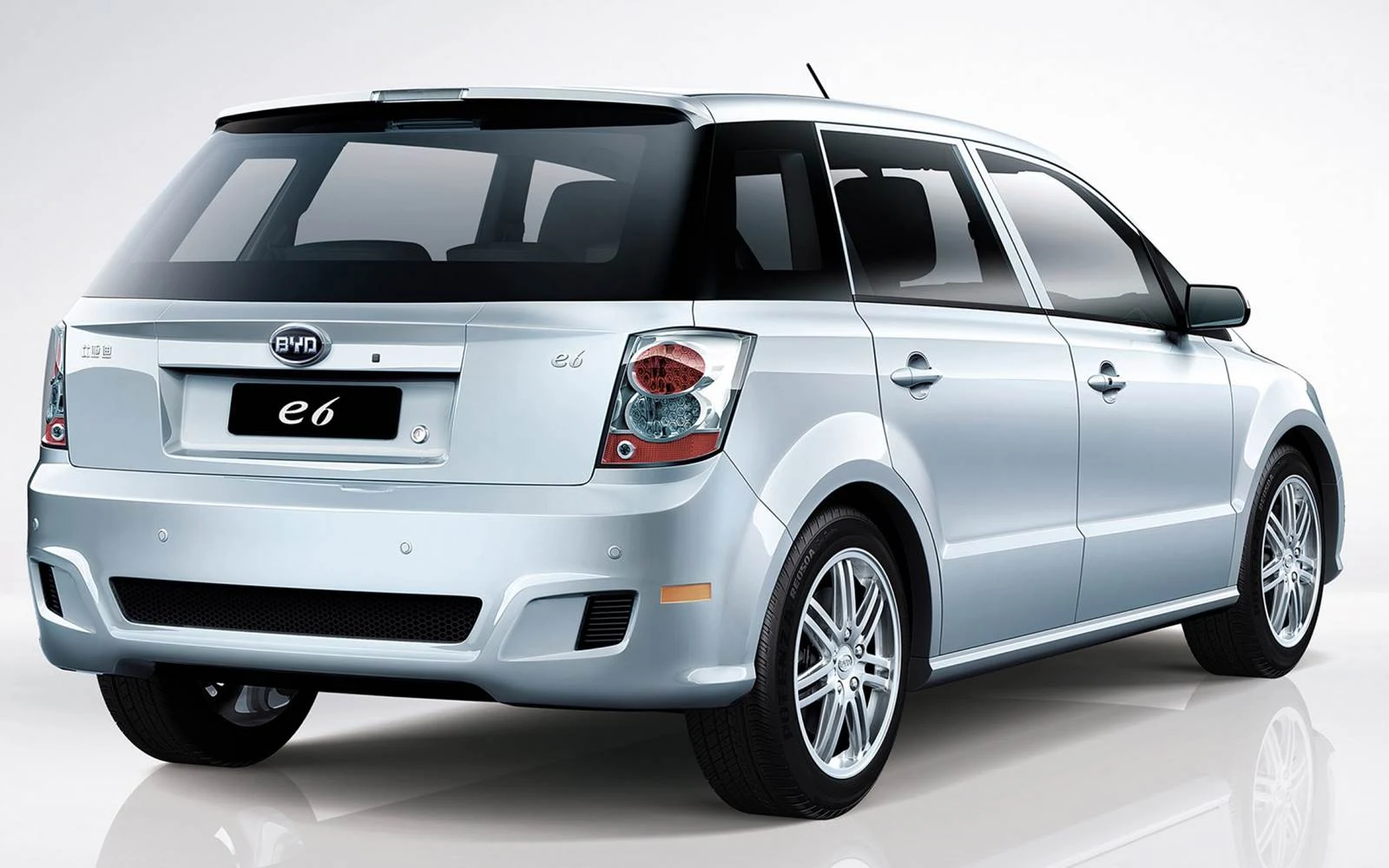 BYD e6 - carro de R$ 1 real