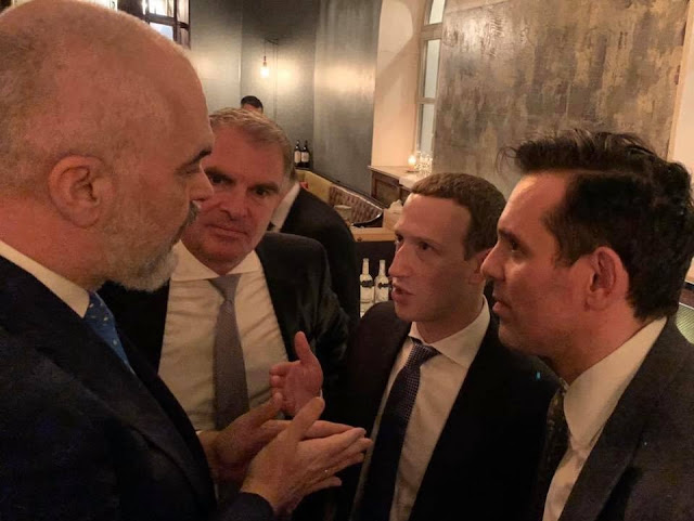 Il primo ministro albanese Edi Rama incontra il fondatore di Facebook Zuckenberg a Monaco