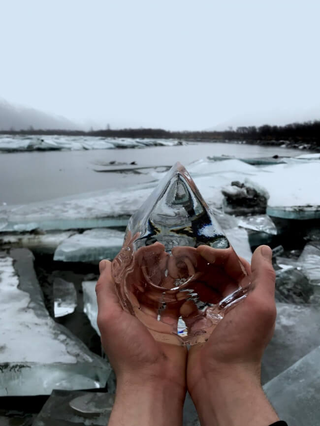 18 Extraordinary Pictures: Filters Fade in Front of Nature’s Magnificence - Crystal clear ice in Alaska