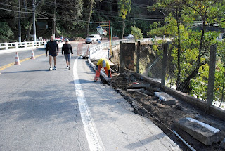 Com cerca de 12 metros de extensão, acessos e guarda corpos a passarela, construída pela prefeitura, em parceria com a iniciativa privada local, terá iluminação especial