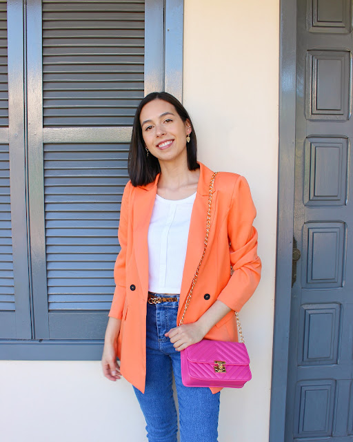 Look elegante e colorido: Branco, laranja, rosa e azul!