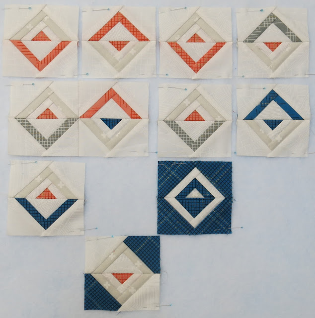 Luna Lovequilts - Modern Log Cabin QAL - First blocks