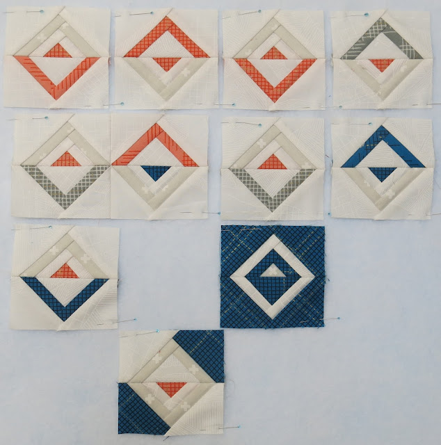 Luna Lovequilts - Modern Log Cabin QAL - First blocks